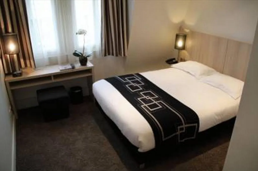 *** Hotel Villathena 2 Paris France