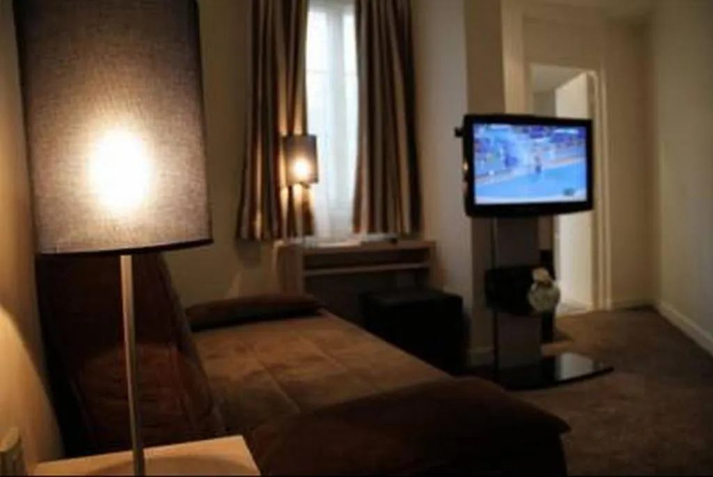 Villathena 2 Paris